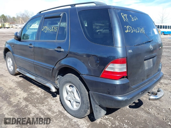 2000 Mercedes-Benz M 320/430/500 z VIN 4JGAB54E8YA148786, wystawiony jako IAAI lot #41831892 z przebiegiem Nie podano mil oraz . Historia ofert i sprzedaży dostępna na DreamBid. Obrazek 3.