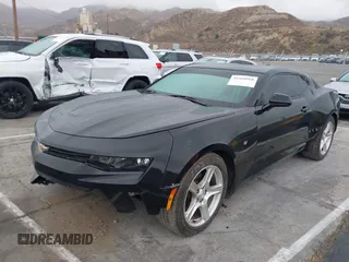 2017 Chevrolet Camaro 1LT z VIN 1G1FB1RS5H0203694, wystawiony jako IAAI lot #41560968 z przebiegiem Nie podano mil oraz . Historia ofert i sprzedaży dostępna na DreamBid. Obrazek 2.
