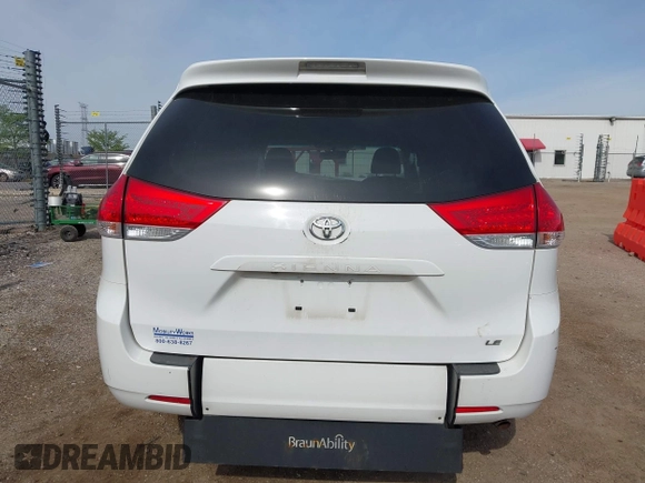 2014 Toyota Sienna LE AAS with VIN 5TDKK3DC0ES439163, listed as a IAAI auction lot 42155274 with Not provided miles and . Bid and sale history available at DreamBid. Image 17.