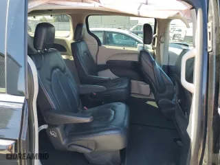 2019 Chrysler Pacifica Touring L with VIN 2C4RC1BG0KR651135, listed as a Copart auction lot 48637695 with 91,686 mi miles and Salvage Title. Bid and sale history available at carsss.com. Image 11.