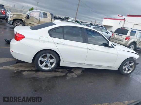 2014 BMW 3 Series 320i xDrive с VIN WBA3C3C51EP661285, выставлен на аукционе IAAI как лот 42260366 с пробегом 125 269 миль миль и . История ставок и продаж доступна на DreamBid. Изображение 14.