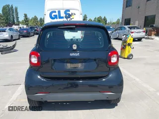 2016 Smart fortwo Passion with VIN WMEFJ5DA7GK068111, listed as a IAAI auction lot 42260953 with 87,115 mi miles and . Bid and sale history available at DreamBid. Image 16.