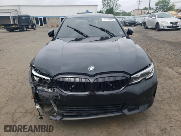 2019 BMW 3 Series 330i xDrive with VIN WBA5R7C52KAJ85867, listed as a Copart auction lot 60107965 with 68,464 mi miles and Salvage title. Bid and sale history available at DreamBid. Image 5.