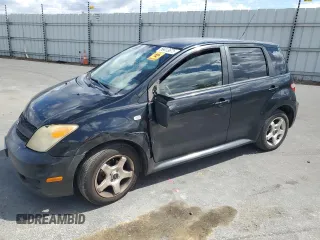 2006 Scion xA z VIN JTKKT604060170107, wystawiony jako Copart lot #56413675 z przebiegiem 228 982 mil mil oraz Szkoda całkowita • Salvage title. Historia ofert i sprzedaży dostępna na DreamBid. Obrazek 1.