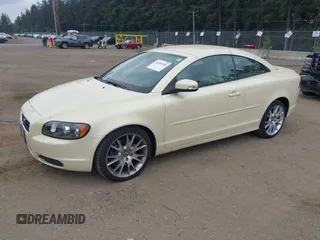 2009 Volvo C70 с VIN YV1MC672X9J074837, выставлен на аукционе IAAI как лот 42283168 с пробегом 93 174 миль миль и . История ставок и продаж доступна на DreamBid. Изображение 2.