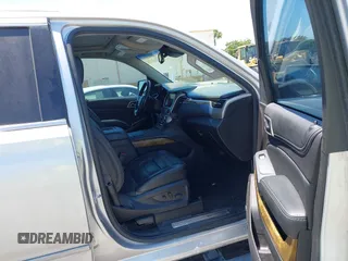 2016 GMC Yukon XL Denali with VIN 1GKS2HKJXGR423556, listed as a IAAI auction lot 42145970 with 118,436 mi miles. Bid and sale history available at carsss.com. Image 5.