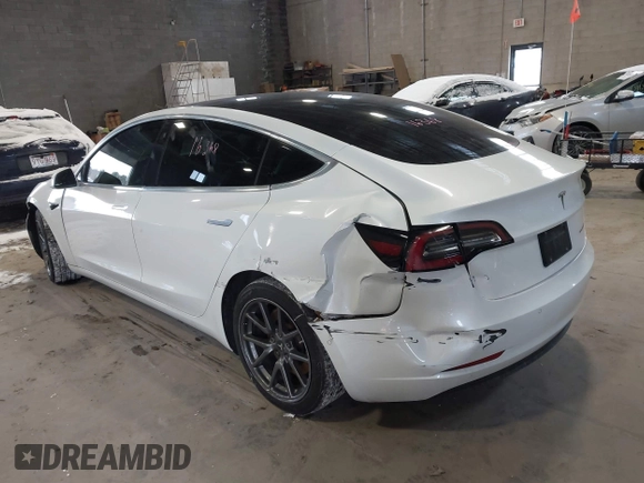 2020 Tesla Model 3 Long Range z VIN 5YJ3E1EB9LF622214, wystawiony jako IAAI lot #41351132 z przebiegiem 133 805 mil mil oraz . Historia ofert i sprzedaży dostępna na DreamBid. Obrazek 14.