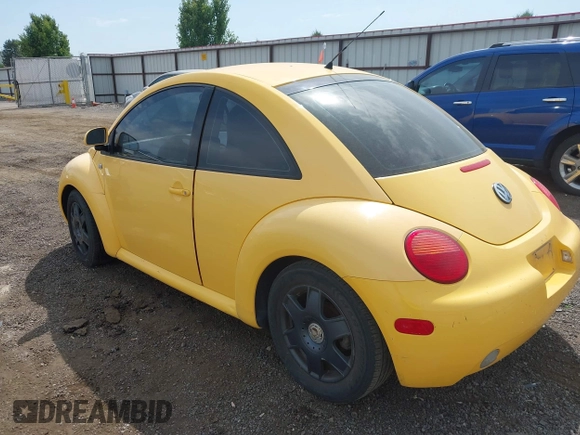 2000 Volkswagen Beetle GLS с VIN 3VWCD21C5YM485408, выставлен на аукционе IAAI как лот 42527097 с пробегом 126 850 миль миль и . История ставок и продаж доступна на DreamBid. Изображение 3.