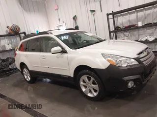 2014 Subaru Outback 2.5i Premium with VIN 4S4BRCCC6E3284922, listed as a IAAI auction lot 41446811 with 155,586 mi miles. Bid and sale history available at carsss.com. Image 13.