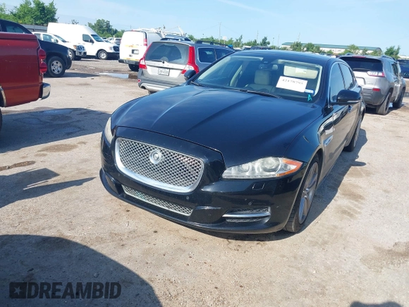 2012 Jaguar XJ XJL z VIN SAJWA2GB2CLV24457, wystawiony jako IAAI lot #42178795 z przebiegiem 133 050 mil mil oraz . Historia ofert i sprzedaży dostępna na DreamBid. Obrazek 2.