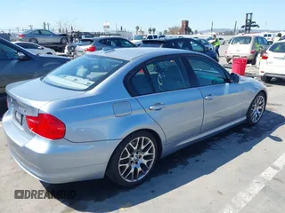 2009 BMW 3 Series 328i with VIN WBAPH77509NM27323, listed as a IAAI auction lot 41991774 with 96,217 mi miles. Bid and sale history available at carsss.com. Image 4.