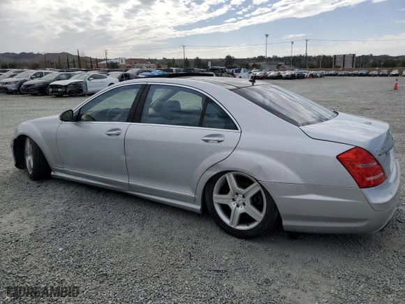 2007 Mercedes-Benz S-Class 5.5L V8 with VIN WDDNG71X67A084308, listed as a Copart auction lot 46955115 with 128,781 mi miles and Salvage Title. Bid and sale history available at carsss.com. Image 2.