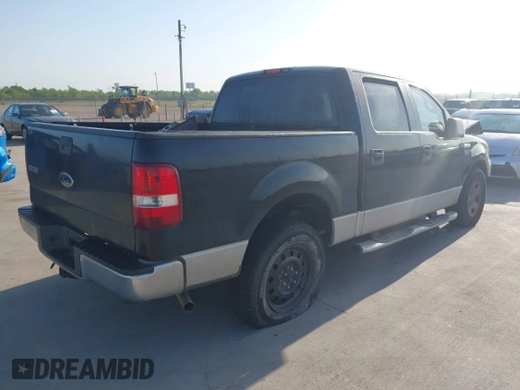 2005 Ford F-150 XLT z VIN 1FTRW12W65FA87713, wystawiony jako IAAI lot #42022705 z przebiegiem 197 781 mil mil oraz . Historia ofert i sprzedaży dostępna na DreamBid. Obrazek 4.
