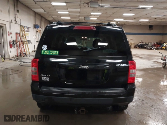 2013 Jeep Patriot Sport z VIN 1C4NJRBB9DD140293, wystawiony jako IAAI lot #42023140 z przebiegiem 84 831 mil mil oraz . Historia ofert i sprzedaży dostępna na DreamBid. Obrazek 16.