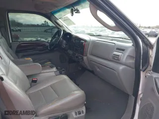 2007 Ford Super Duty F-250 XL with VIN 1FTSW21P17EB44474, listed as a IAAI auction lot 41040866 with 332,700 mi miles. Bid and sale history available at carsss.com. Image 5.