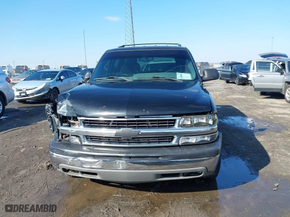 2002 Chevrolet Tahoe LT with VIN 1GNEC13Z02R203361, listed as a IAAI auction lot 41580885 with 349,050 mi miles. Bid and sale history available at carsss.com. Image 12.