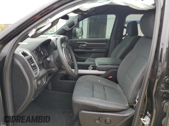 2024 Ram 1500 Big Horn z VIN 1C6SRFFTXRN125064, wystawiony jako Copart lot #53907555 z przebiegiem 44 434 mil mil oraz Szkoda całkowita • Salvage title. Historia ofert i sprzedaży dostępna na DreamBid. Obrazek 7.