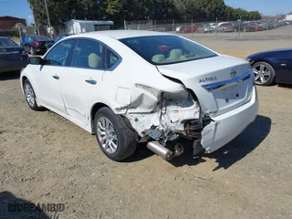 2015 Nissan Altima 2.5 with VIN 1N4AL3AP1FC472617, listed as a IAAI auction lot 41886849 with 67,395 mi miles. Bid and sale history available at carsss.com. Image 3.