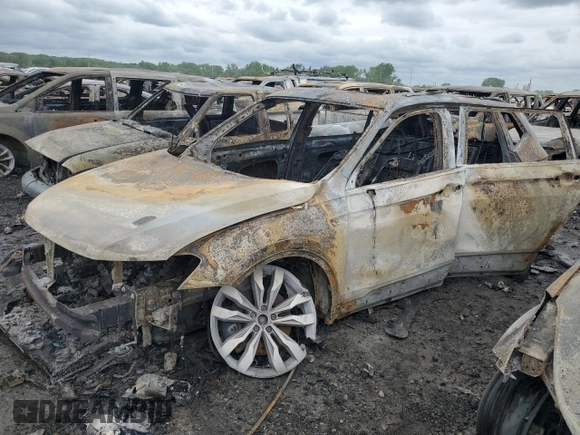 2021 Volkswagen Tiguan SE z VIN 3VV3B7AX5MM119551, wystawiony jako Copart lot #52694855 z przebiegiem 59 922 mil mil oraz Szkoda całkowita • Salvage title. Historia ofert i sprzedaży dostępna na DreamBid. Obrazek 1.