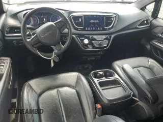 2020 Chrysler Pacifica Touring L with VIN 2C4RC1BG4LR233016, listed as a Copart auction lot 61622595 with 82,709 mi miles and Salvage title. Bid and sale history available at DreamBid. Image 8.