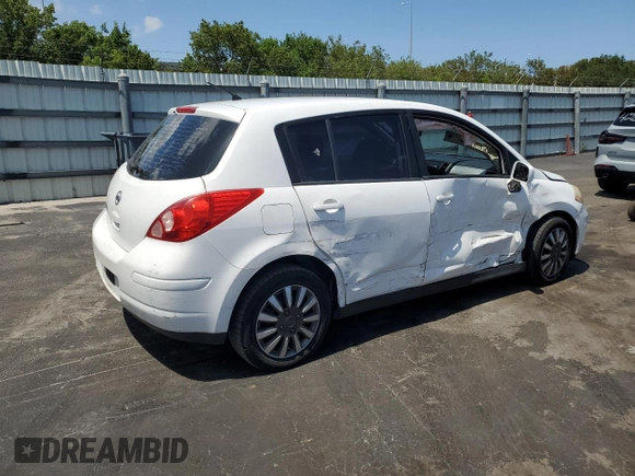 2011 Nissan Versa S z VIN 3N1BC1CP0BL427895, wystawiony jako Copart lot #57704095 z przebiegiem 214 059 mil mil oraz Szkoda całkowita • Salvage title. Historia ofert i sprzedaży dostępna na DreamBid. Obrazek 3.