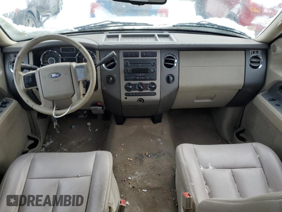 2011 Ford Expedition XL z VIN 1FMJU1G58BEF55442, wystawiony jako Copart lot #45196775 z przebiegiem 165 203 mil mil oraz Czysty tytuł • Clean title. Historia ofert i sprzedaży dostępna na DreamBid. Obrazek 8.