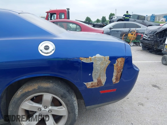 2012 Dodge Challenger SXT Plus z VIN 2C3CDYAG9CH239160, wystawiony jako IAAI lot #42198261 z przebiegiem 116 546 mil mil oraz . Historia ofert i sprzedaży dostępna na DreamBid. Obrazek 6.