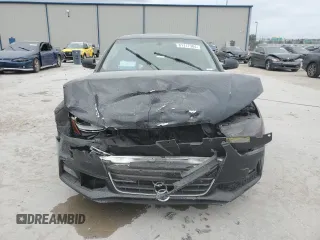 2016 Audi A4 Premium with VIN WAUAFAFL6GA004565, listed as a Copart auction lot 81717384 with 106,374 mi miles and Salvage Title. Bid and sale history available at carsss.com. Image 5.