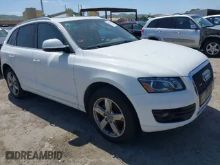 2012 Audi Q5 2.0T Premium Plus with VIN WA1LFAFP9CA121303, listed as a IAAI auction lot 42035678 with 165,581 mi miles. Bid and sale history available at carsss.com. Image 1.