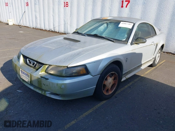 2000 Ford Mustang with VIN 1FAFP4049YF190010, listed as a IAAI auction lot 42087383 with 1 mi miles. Bid and sale history available at carsss.com. Image 2.
