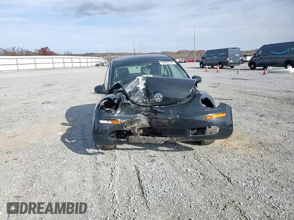 2008 Volkswagen Beetle S с VIN 3VWRG31CX8M522475, выставлен на аукционе Copart как лот 82688924 с пробегом Не указан миль и Списание • Salvage title. История ставок и продаж доступна на DreamBid. Изображение 12.