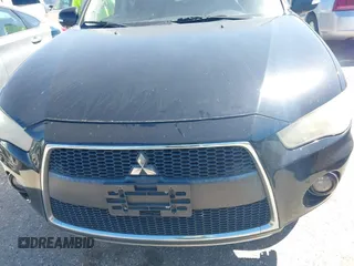 2011 Mitsubishi Outlander XLS z VIN JA4JS4AX6BU021376, wystawiony jako IAAI lot #41726427 z przebiegiem 121 460 mil mil oraz . Historia ofert i sprzedaży dostępna na DreamBid. Obrazek 6.