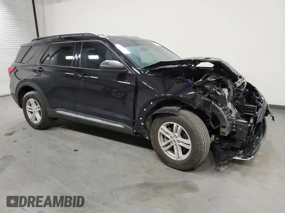 2024 Ford Explorer XLT with VIN 1FMSK8DH0RGA30729, listed as a Copart auction lot 49644855 with 31,806 mi miles and Salvage Title. Bid and sale history available at carsss.com. Image 4.
