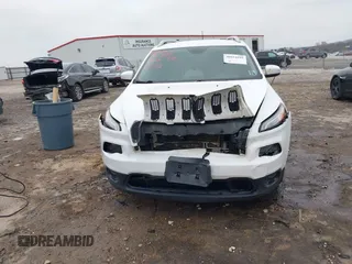2018 Jeep Cherokee Latitude Plus with VIN 1C4PJLLBXJD514085, listed as a IAAI auction lot 40934899 with 153,619 mi miles. Bid and sale history available at carsss.com. Image 12.