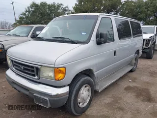 2007 Ford Econoline Passenger XL with VIN 1FBNE31L37DB46708, listed as a IAAI auction lot 41364840 with 268,211 mi miles. Bid and sale history available at carsss.com. Image 2.