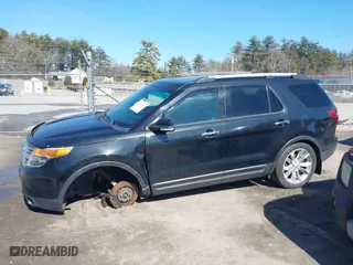2014 Ford Explorer XLT with VIN 1FM5K8D87EGA15409, listed as a IAAI auction lot 41768883 with 121,207 mi miles. Bid and sale history available at carsss.com. Image 14.