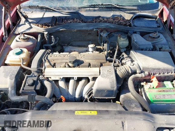 1998 Volvo S70 z VIN YV1LS5545W1452779, wystawiony jako IAAI lot #41806870 z przebiegiem 142 224 mil mil oraz . Historia ofert i sprzedaży dostępna na DreamBid. Obrazek 10.