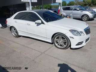 2013 Mercedes-Benz E-Class E 350 Luxury with VIN WDDHF8JB6DA680430, listed as a IAAI auction lot 41837189 with 83,492 mi miles. Bid and sale history available at carsss.com. Image 1.