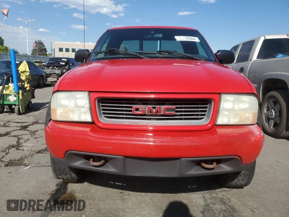 2001 GMC Sonoma SLS with VIN 1GTCT19W318126583, listed as a Copart auction lot 72993584 with Not Provided miles and Clean Title. Bid and sale history available at carsss.com. Image 5.