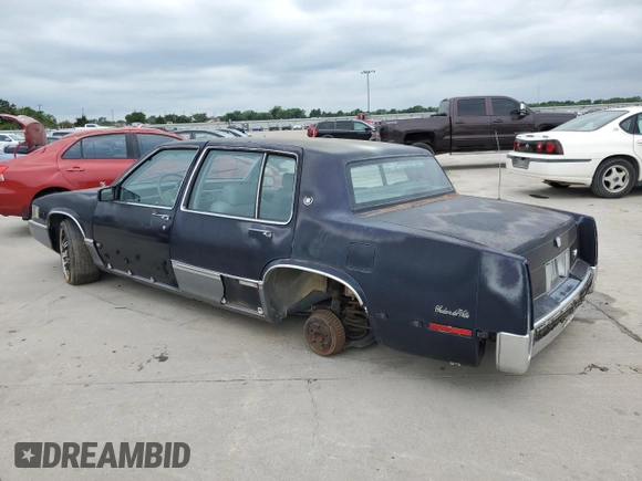1990 Cadillac DeVille z VIN 1G6CD5337L4238206, wystawiony jako Copart lot #58214584 z przebiegiem Nie podano mil oraz Szkoda całkowita • Salvage title. Historia ofert i sprzedaży dostępna na DreamBid. Obrazek 2.