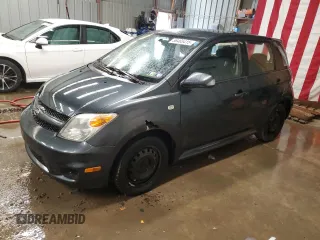 2006 Scion xA z VIN JTKKT604865005909, wystawiony jako Copart lot #56465415 z przebiegiem 137 601 mil mil oraz Tytuł czysty. Historia ofert i sprzedaży dostępna na DreamBid. Obrazek 1.