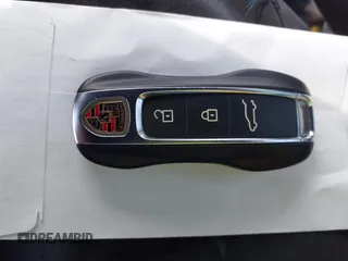 2022 Porsche Cayenne E-Hybrid Hybrid z VIN WP1AE2AY7NDA26826, wystawiony jako IAAI lot #41669548 z przebiegiem 22 644 mil mil oraz . Historia ofert i sprzedaży dostępna na DreamBid. Obrazek 11.