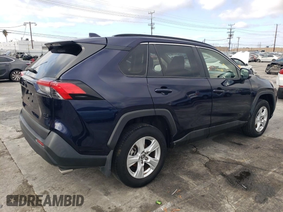 2019 Toyota RAV4 XLE with VIN JTMP1RFV8KD513544, listed as a Copart auction lot 82699354 with 43,562 mi miles and Salvage Title. Bid and sale history available at DreamBid. Image 3.