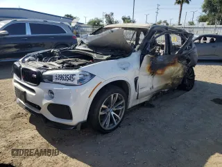 2015 BMW X5 xDrive35i z VIN 5UXKR0C51F0P03748, wystawiony jako Copart lot #53963545 z przebiegiem 107 000 mil mil oraz Nie do naprawy • Non repairable. Historia ofert i sprzedaży dostępna na DreamBid. Obrazek 1.