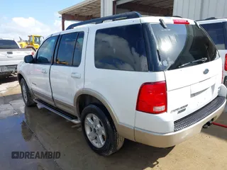 2005 Ford Explorer Eddie Bauer с VIN 1FMDU64WX5UB50331, выставлен на аукционе IAAI как лот 42436988 с пробегом 239 156 миль миль и . История ставок и продаж доступна на DreamBid. Изображение 3.
