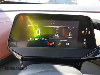 2021 Volkswagen ID.4 Pro S z VIN WVGTMPE20MP058882, wystawiony jako IAAI lot #42317440 z przebiegiem 64 473 mil mil oraz . Historia ofert i sprzedaży dostępna na DreamBid. Obrazek 19.