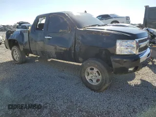 2011 Chevrolet Silverado 1500 LT with VIN 1GCRKSE30BZ393111, listed as a Copart auction lot 45538445 with 196,790 mi miles and Salvage Title. Bid and sale history available at DreamBid. Image 4.