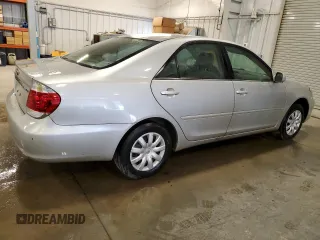 2005 Toyota Camry STD z VIN 4T1BE32K25U070332, wystawiony jako Copart lot #56934795 z przebiegiem 267 925 mil mil oraz Szkoda całkowita • Salvage title. Historia ofert i sprzedaży dostępna na DreamBid. Obrazek 3.