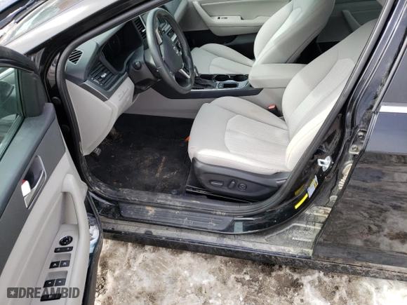 2019 Hyundai Sonata Plug-In Hybrid with VIN KMHE14L21KA093059, listed as a Copart auction lot 43821243 with NaN miles. Bid and sale history available at carsss.com. Image 7.