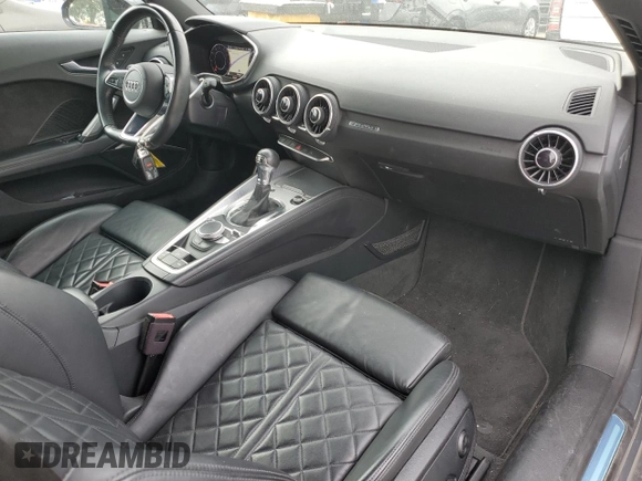 2017 Audi TT Roadster z VIN TRUT5CFV0H1022983, wystawiony jako Copart lot #53056424 z przebiegiem 38 478 mil mil oraz . Historia ofert i sprzedaży dostępna na DreamBid. Obrazek 8.